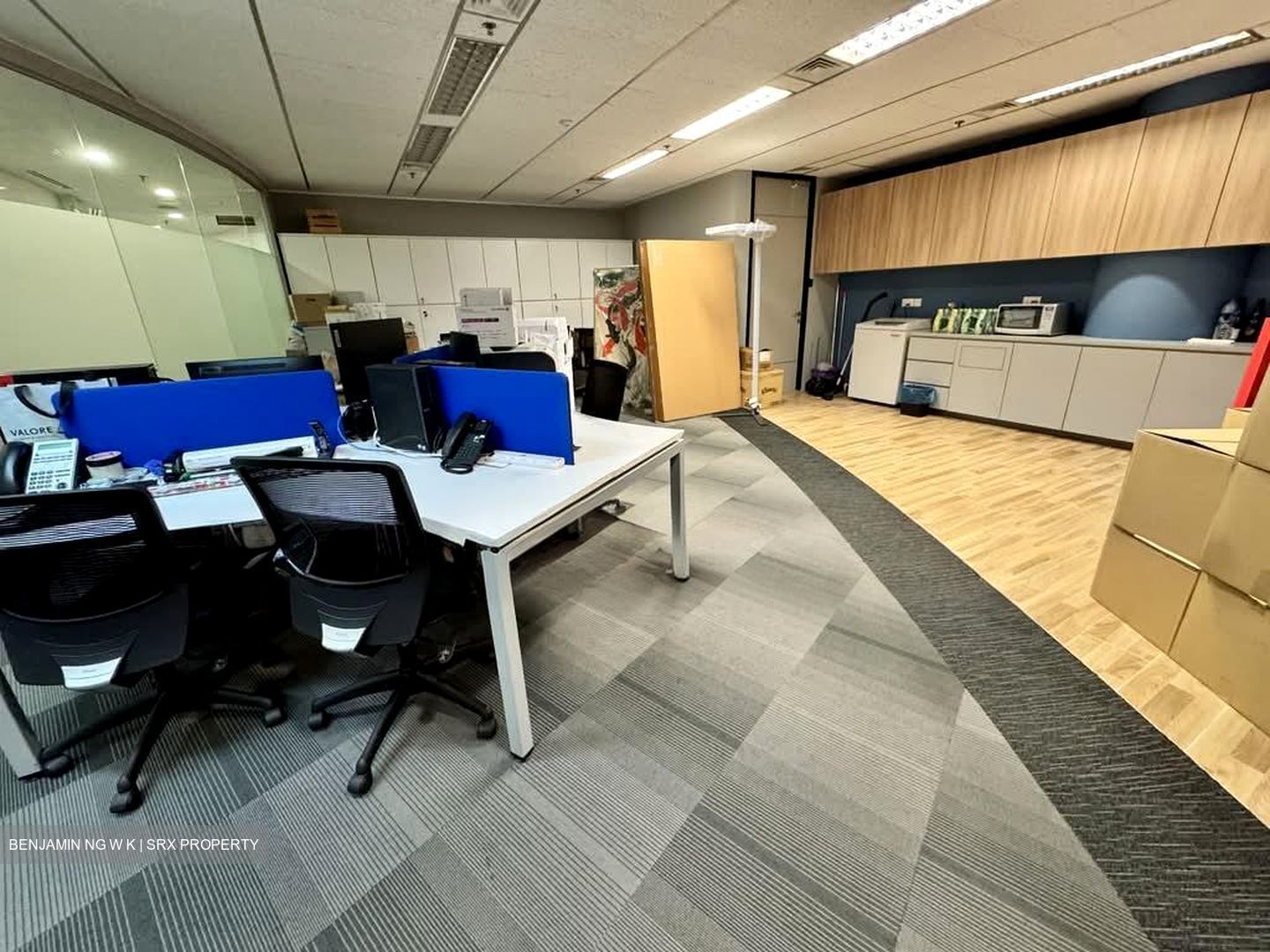 Hsbc Building (D1), Office #585379681